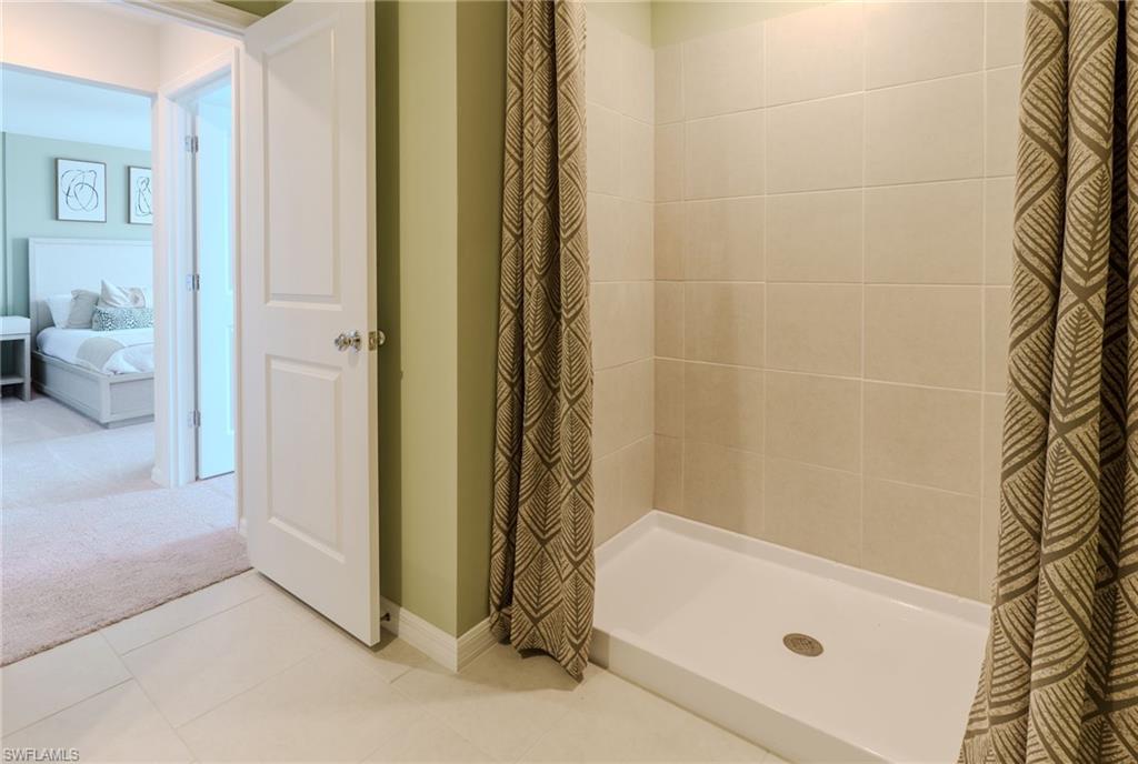 SAVANNA LAKES - Residential