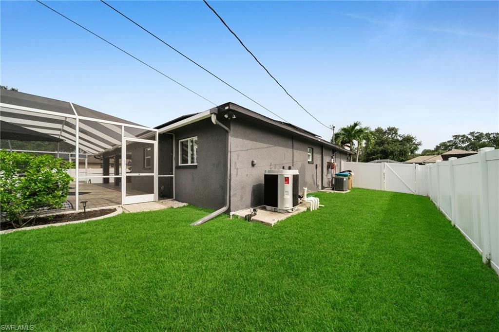CAPE CORAL - Residential