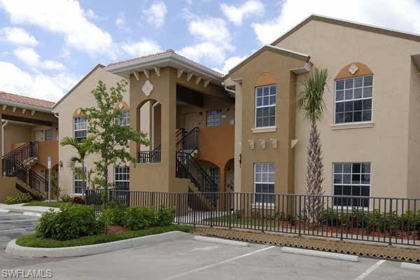 Very well maintenance 2006 apartment. Don't miss the opportunity to own this 2 Bed 2 Bath condo. come and see it for yourself. Relax and enjoy the quiet neighborhood and be closed to everything.