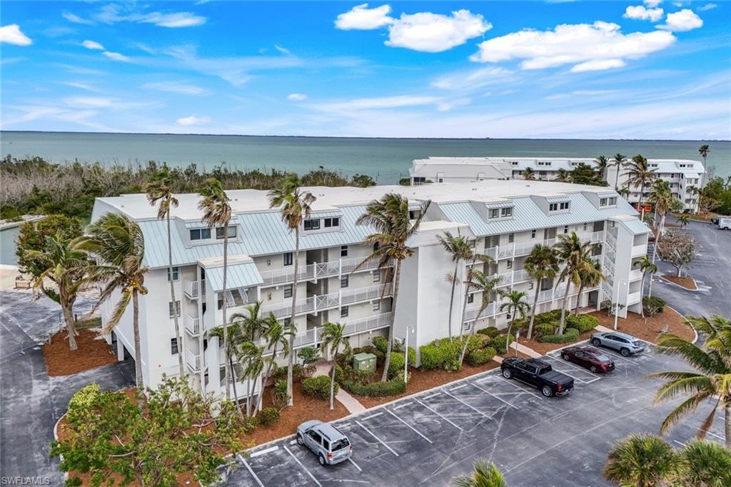 BAY VILLAS - Residential