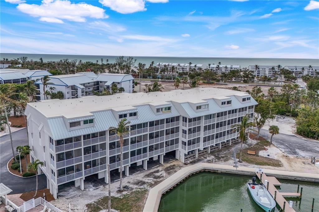 BAY VILLAS - Residential