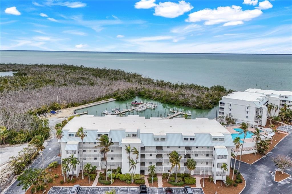 BAY VILLAS - Residential