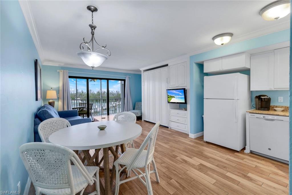 BAY VILLAS - Residential