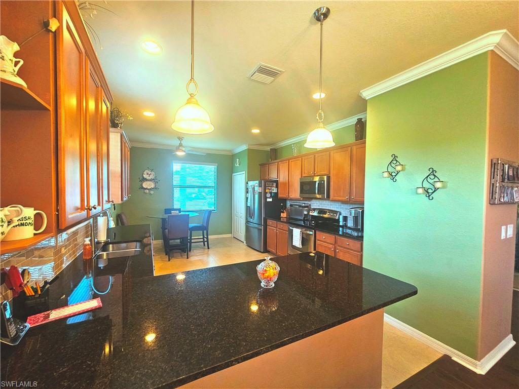 PROMENADE WEST - Residential