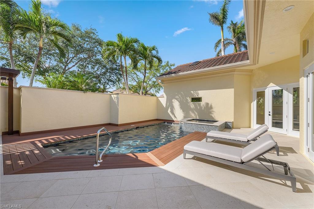 VIZCAYA AT BAY COLONY - Residential