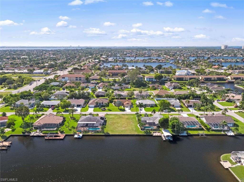 CAPE CORAL - Land