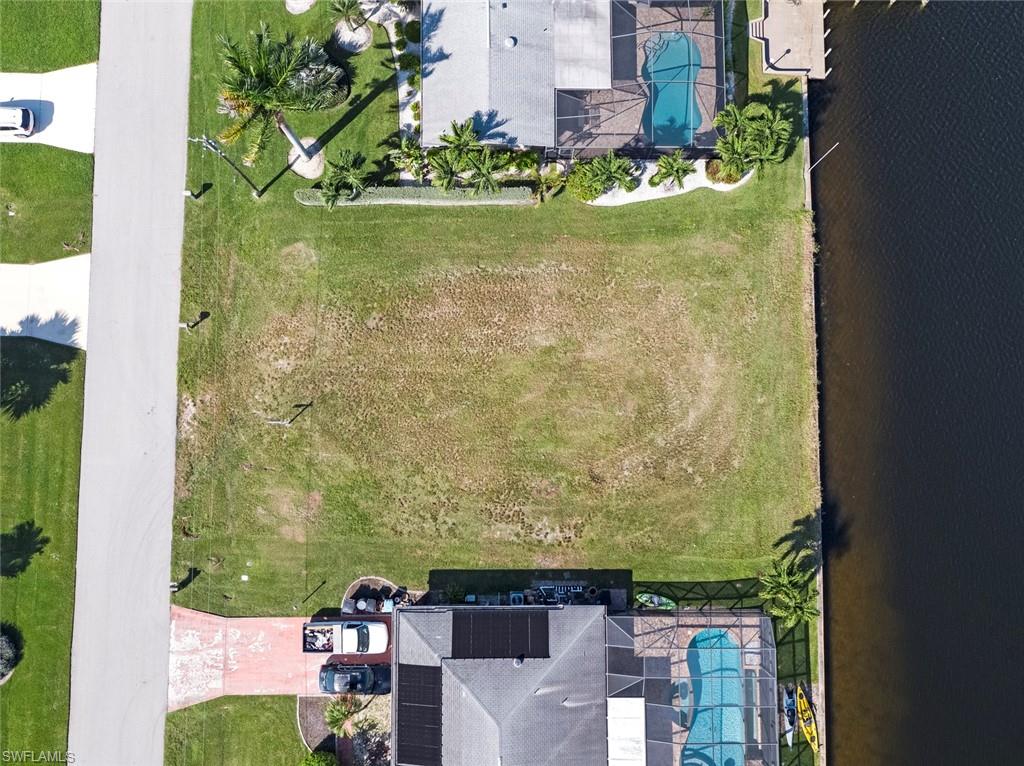 CAPE CORAL - Land