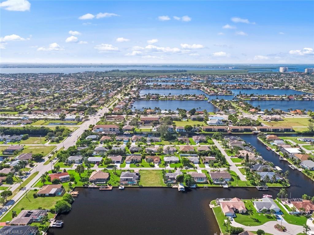 CAPE CORAL - Land