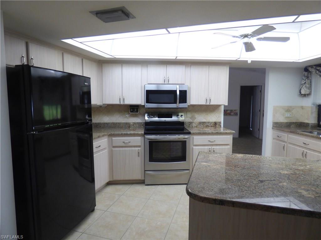 COUNTRY CLUB ESTATES - Residential