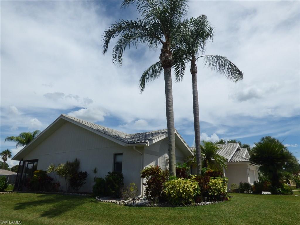 COUNTRY CLUB ESTATES - Residential