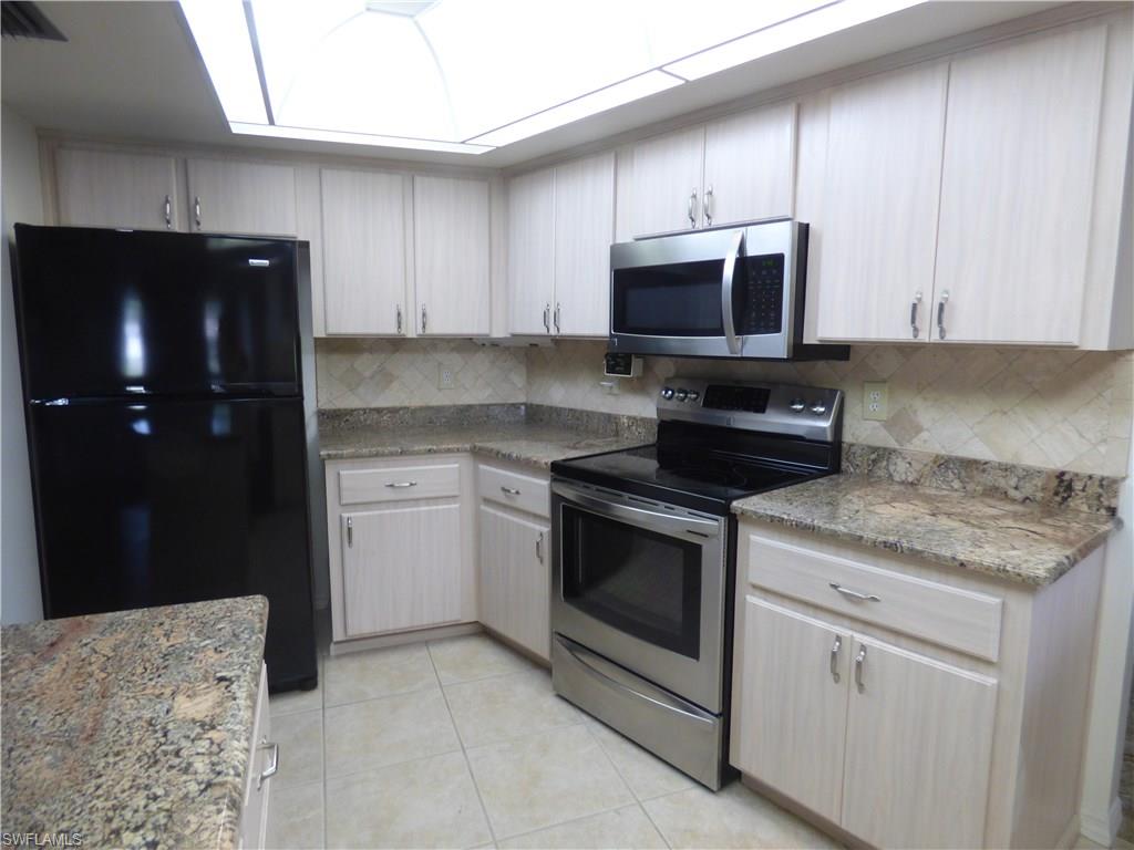 COUNTRY CLUB ESTATES - Residential