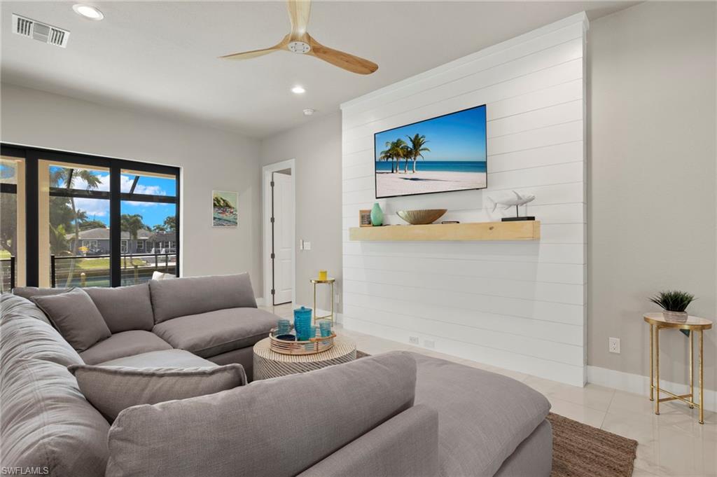 CAPE CORAL - Residential Lease