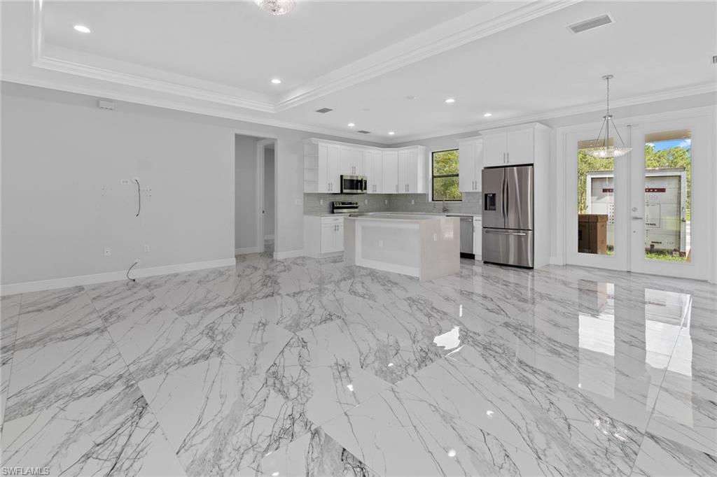 GOLDEN GATE ESTATES - Residential