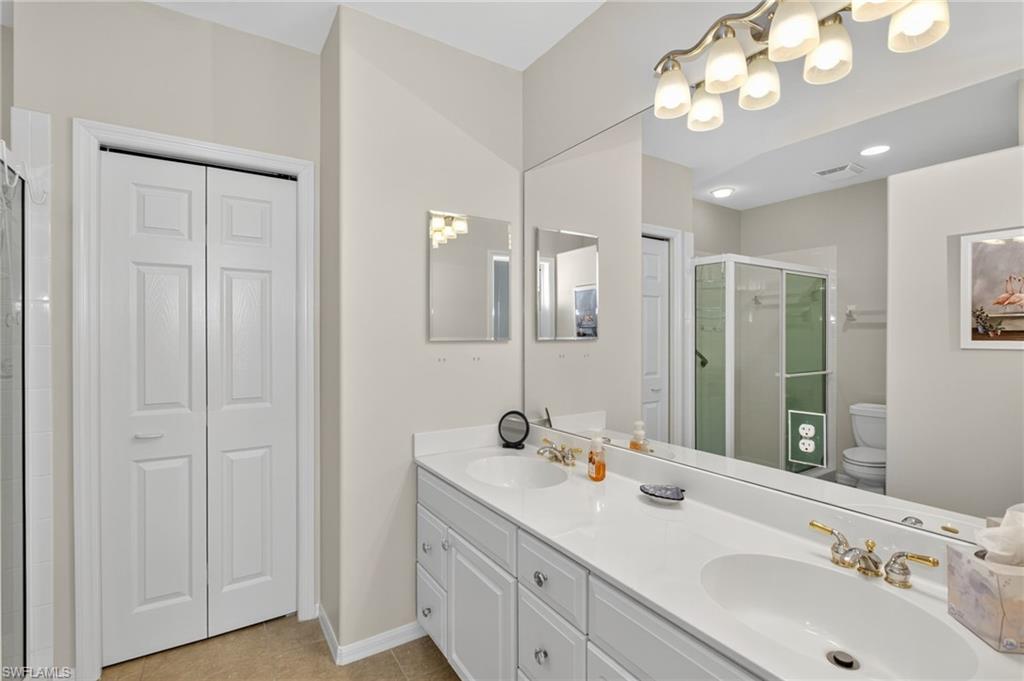 SUTTON WALK - Residential Lease