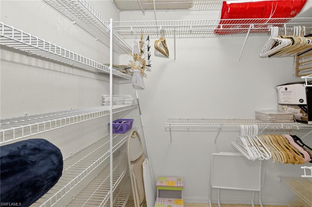 SUTTON WALK - Residential Lease