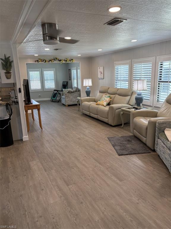 BAYSIDE ESTATES - Residential