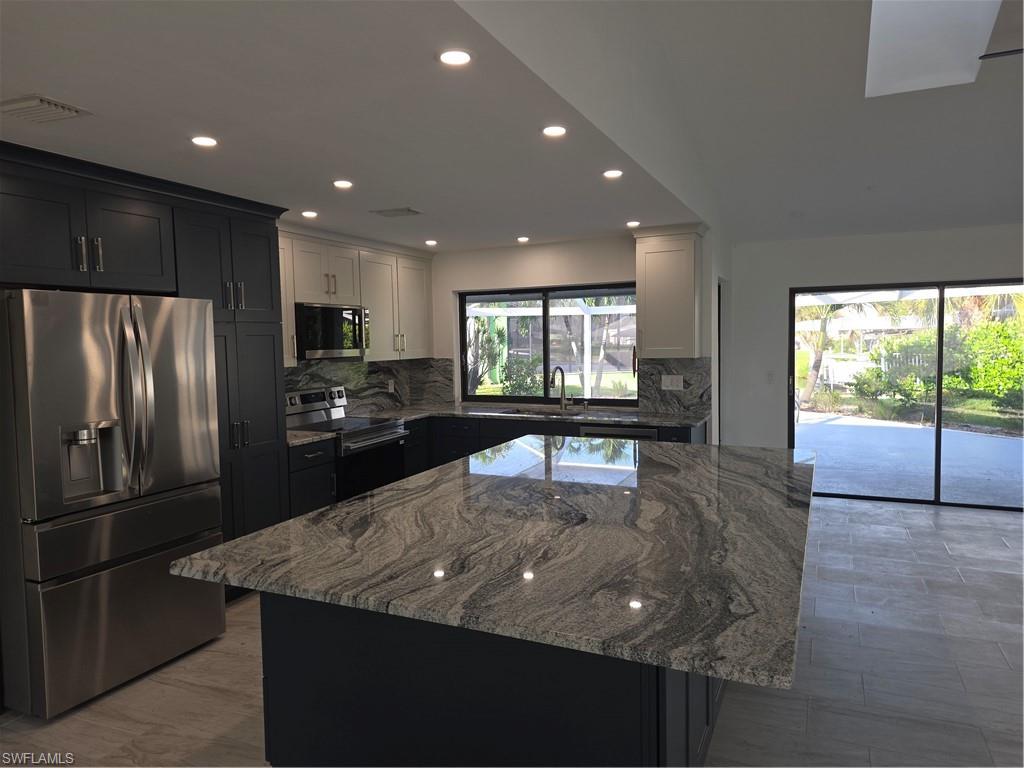 CAPE CORAL - Residential Lease