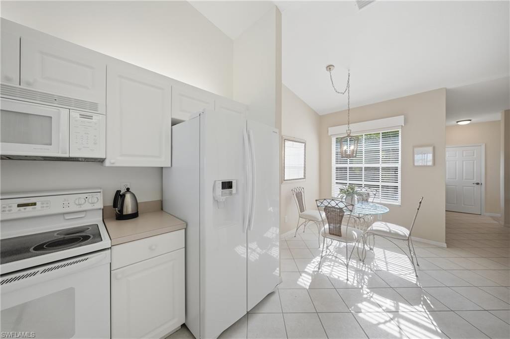 CROWN POINTE SHORES - Residential Lease