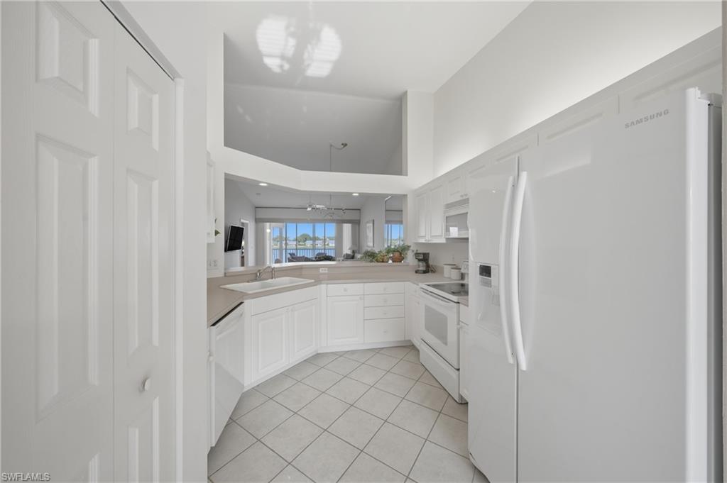 CROWN POINTE SHORES - Residential Lease