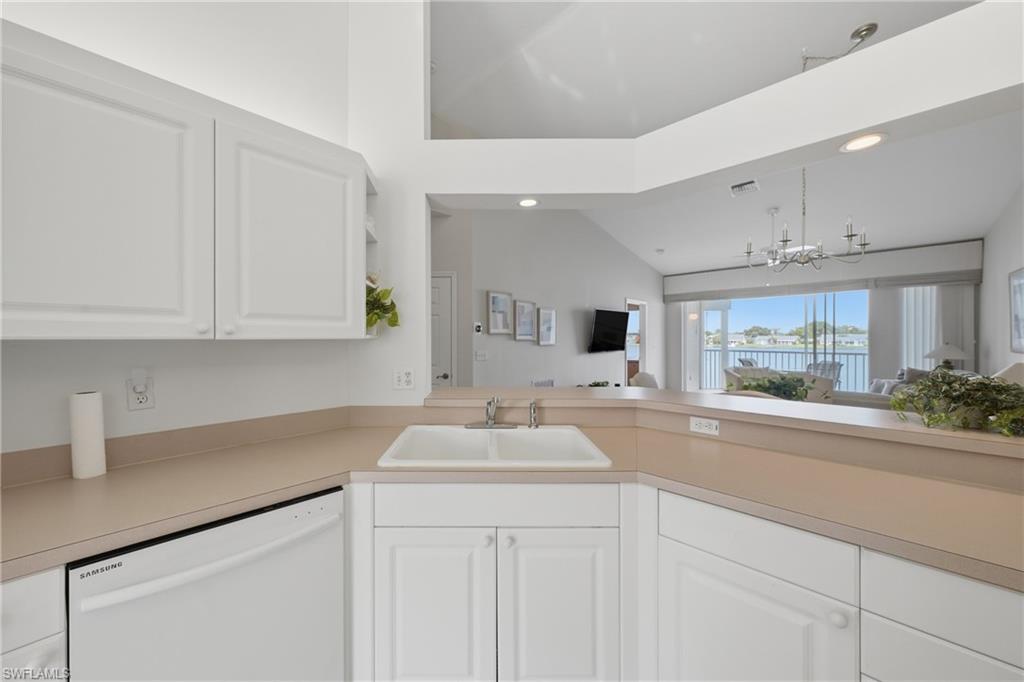 CROWN POINTE SHORES - Residential Lease