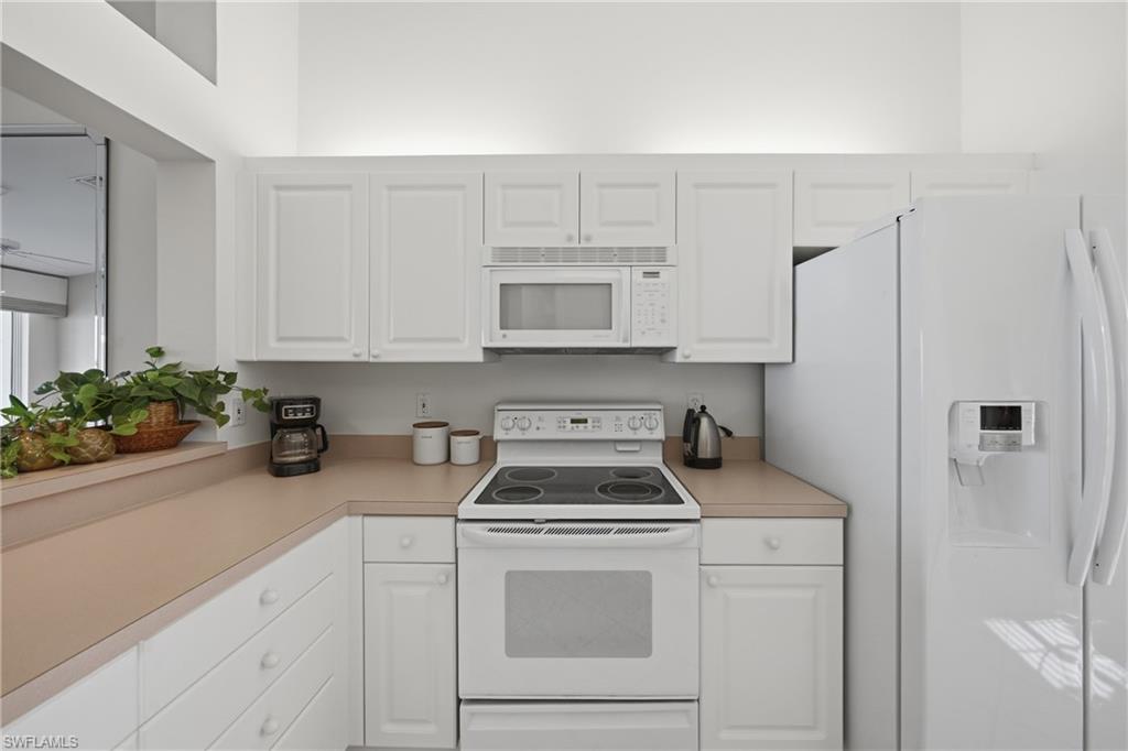 CROWN POINTE SHORES - Residential Lease