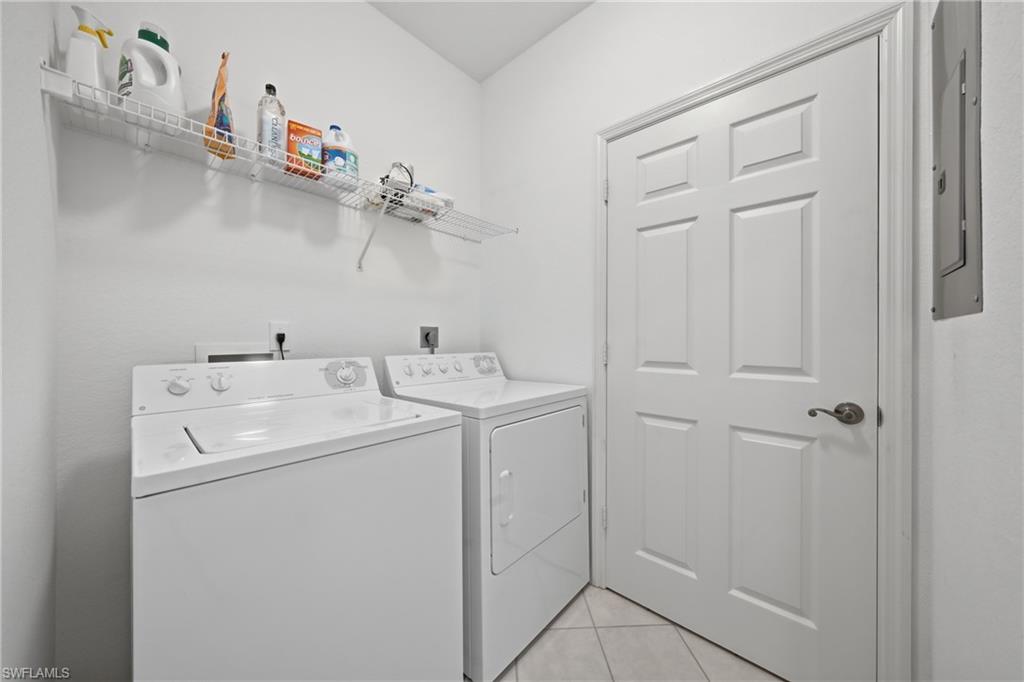 CROWN POINTE SHORES - Residential Lease