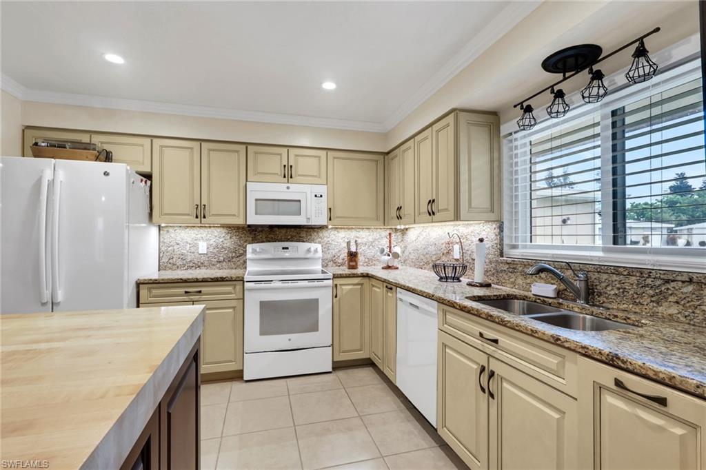 LEISURE ESTATES - Residential