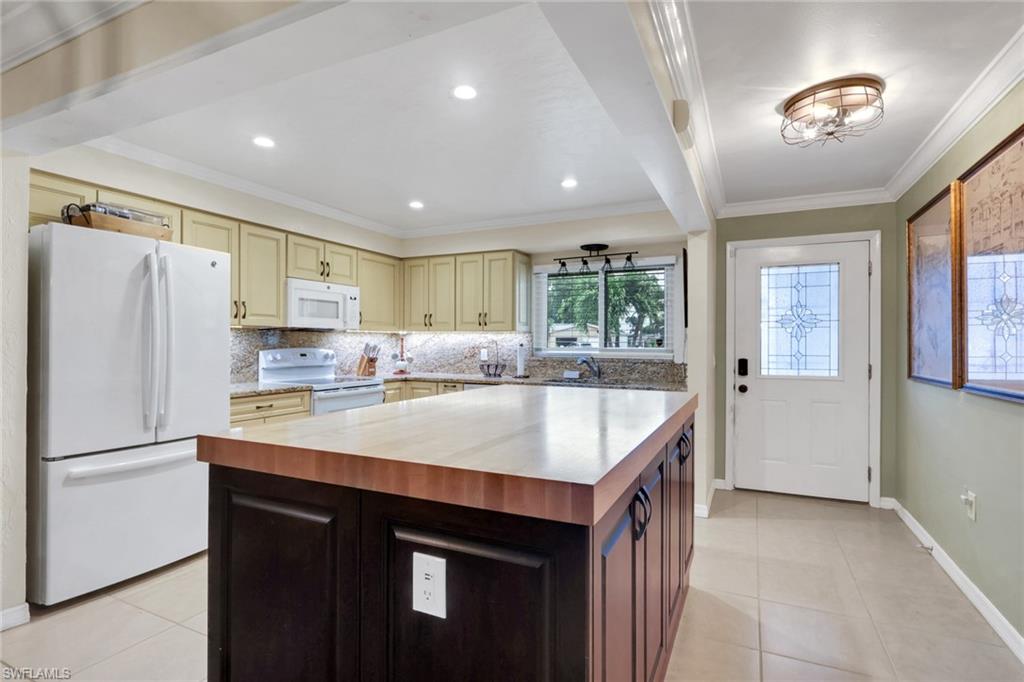 LEISURE ESTATES - Residential