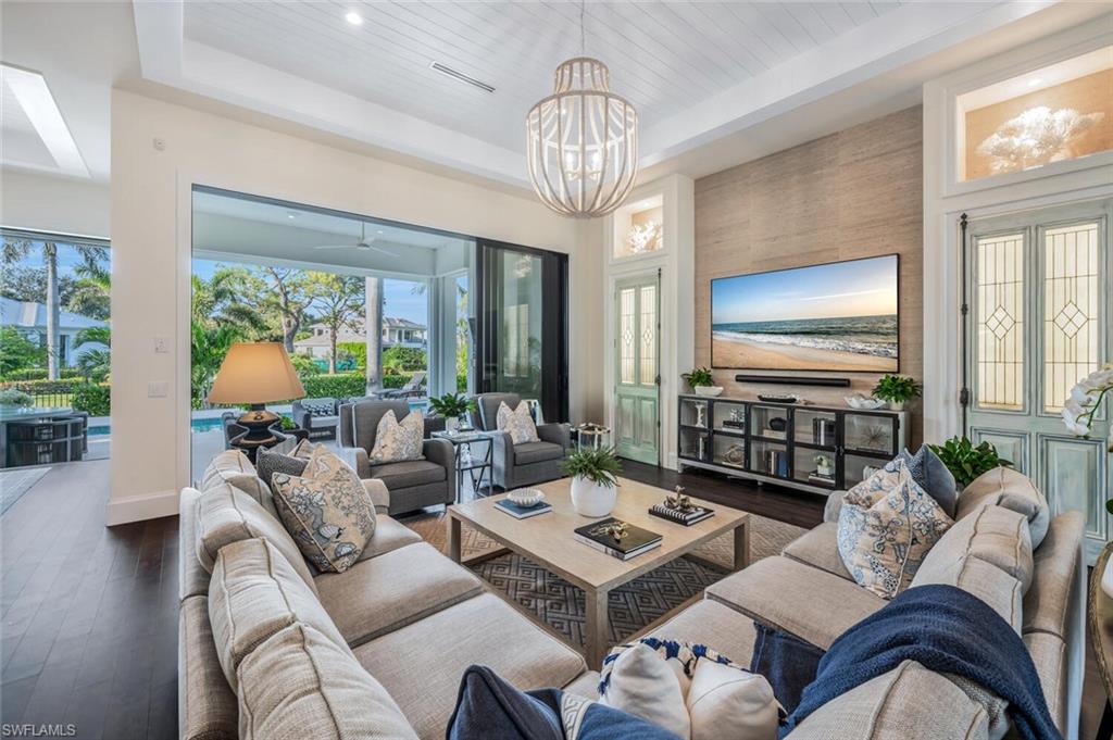 PARK SHORE - Residential