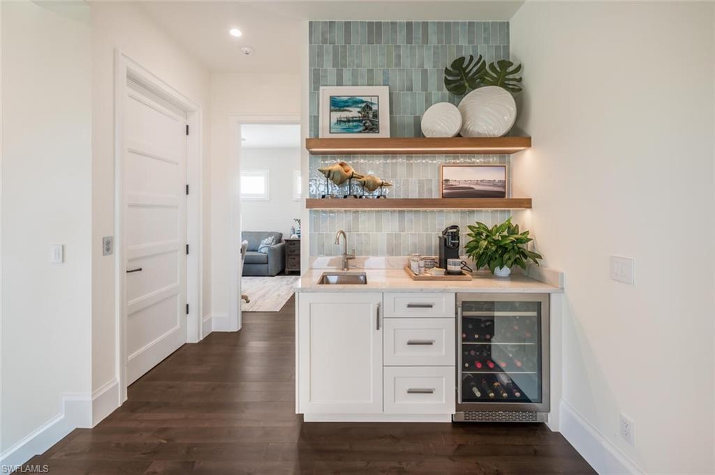 PARK SHORE - Residential