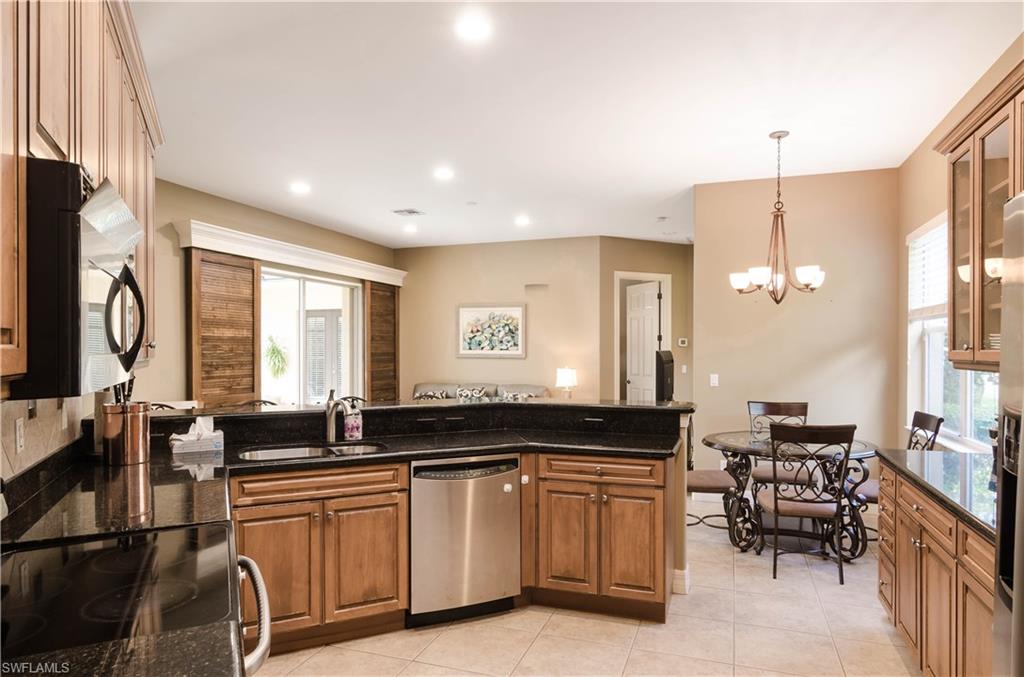 WILSHIRE LAKES - Residential