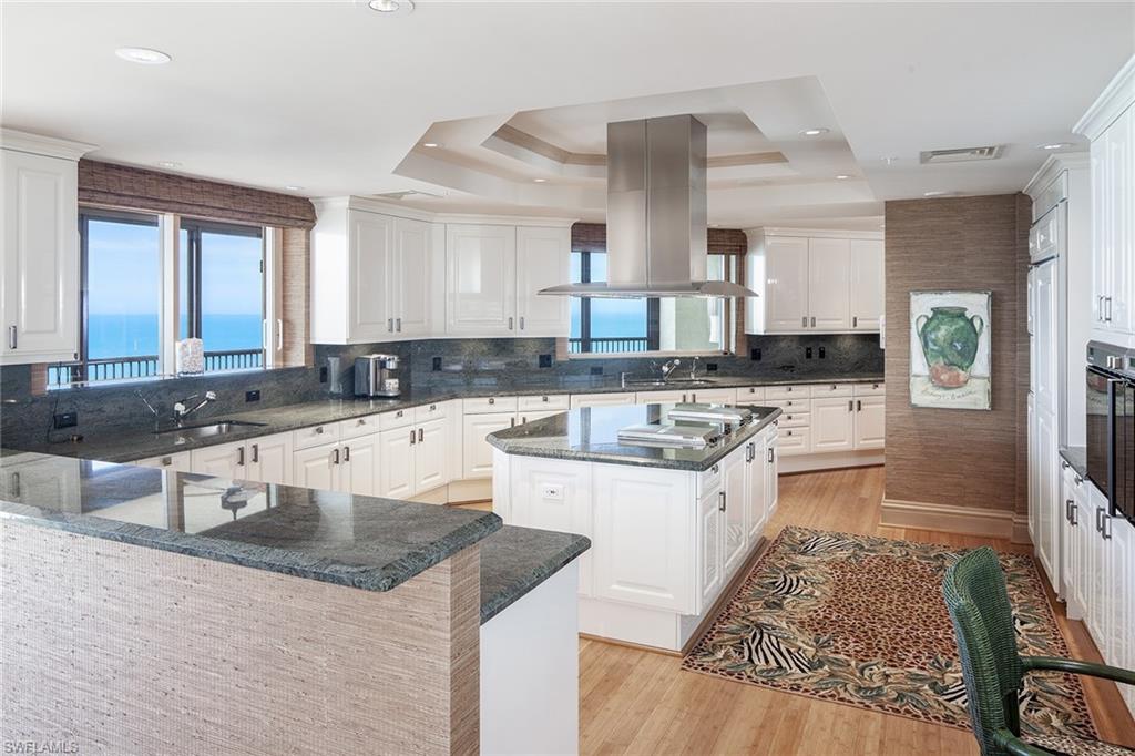 WINDSOR AT BAY COLONY - Residential