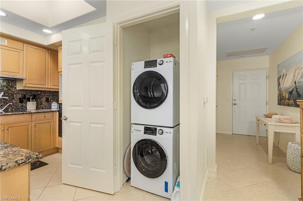 VENTANAS AT TIBURON - Residential Lease