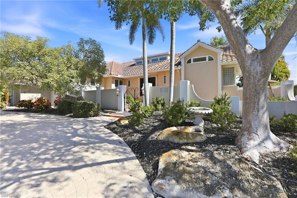 CAROLANDS - Residential
