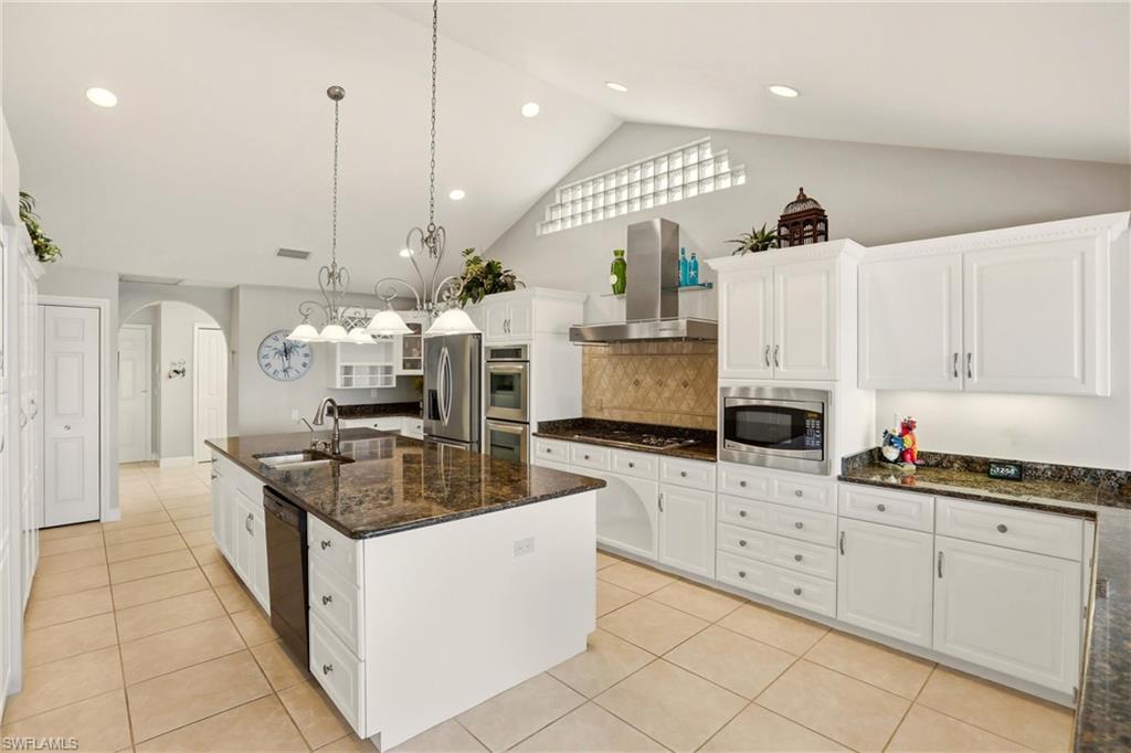CAROLANDS - Residential