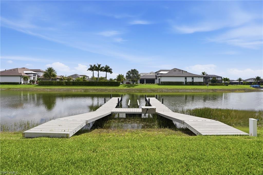 ESPLANADE LAKE CLUB - Residential