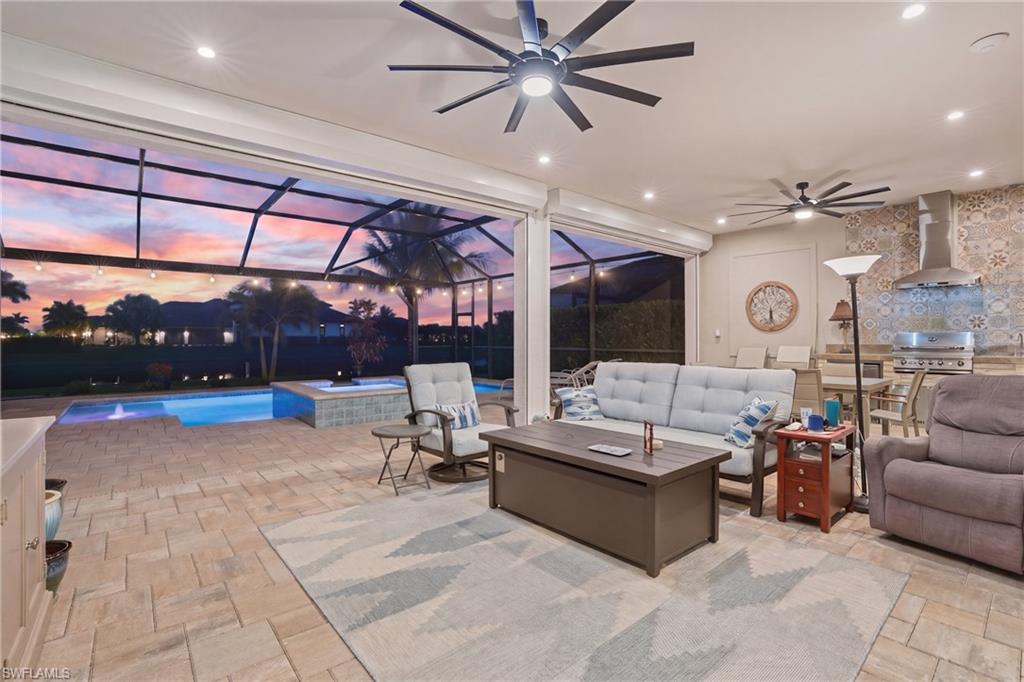 ESPLANADE LAKE CLUB - Residential