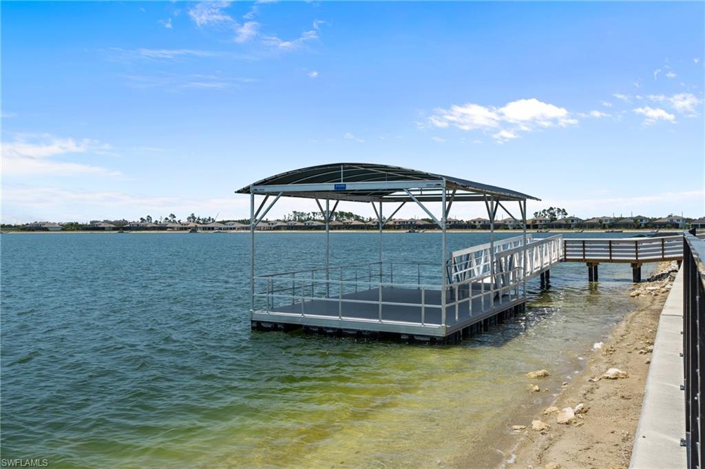 ESPLANADE LAKE CLUB - Residential
