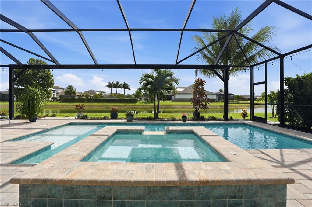 ESPLANADE LAKE CLUB - Residential