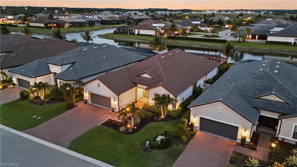 ESPLANADE LAKE CLUB - Residential