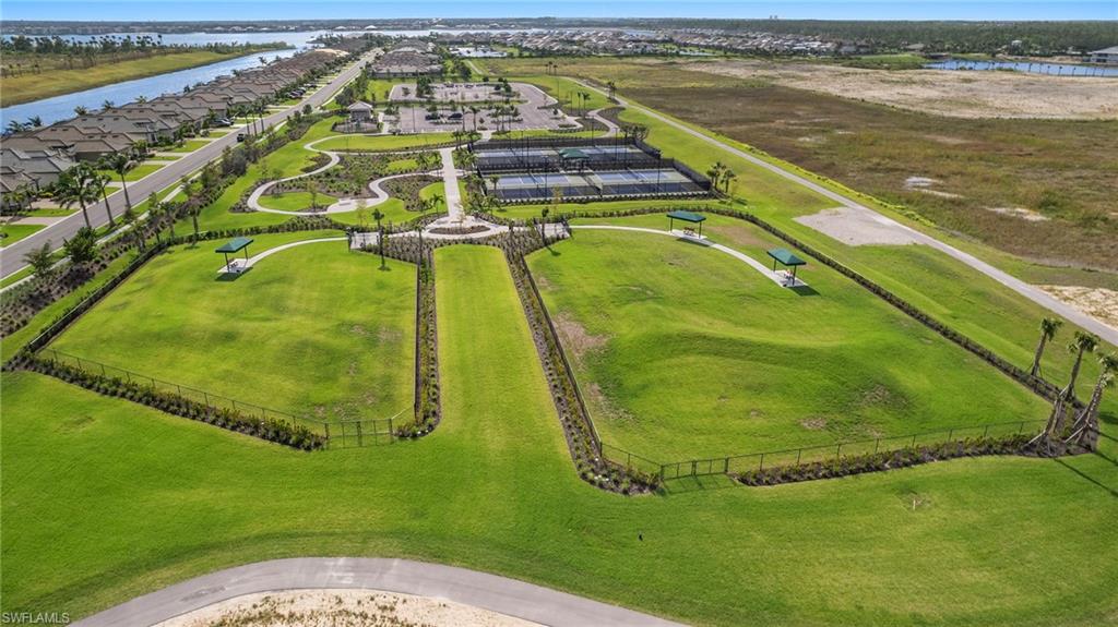 ESPLANADE LAKE CLUB - Residential
