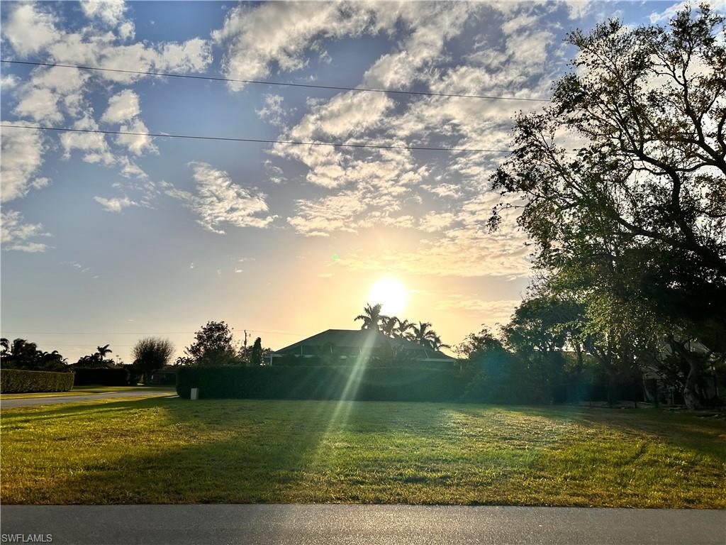 Build your dream home on this corner lot situated with a Western rear exposure for sunsets and warmth in the Winter months. Enjoy being near both the YMCA and Mackle Park for all of your sporting needs. This location is close to the Island schools, shopping, THE BEACH, and more. Build now or build later but secure your spot in Marco Island now.