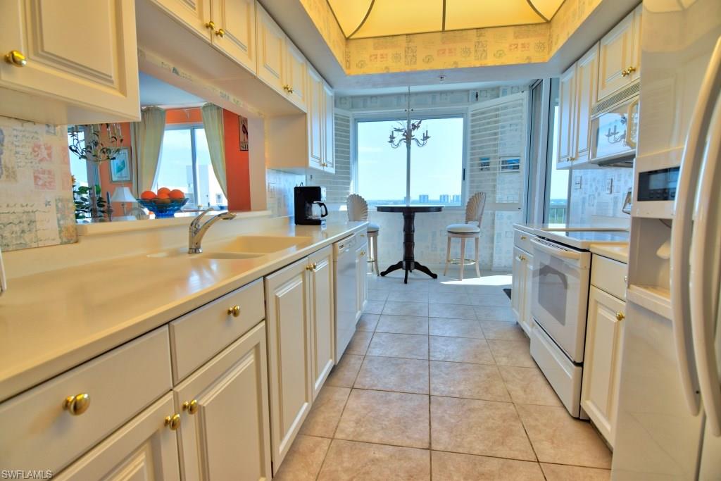 GULF BREEZE AT VANDERBILT - Residential