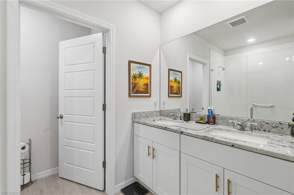 CRESCENT LAKES - Residential