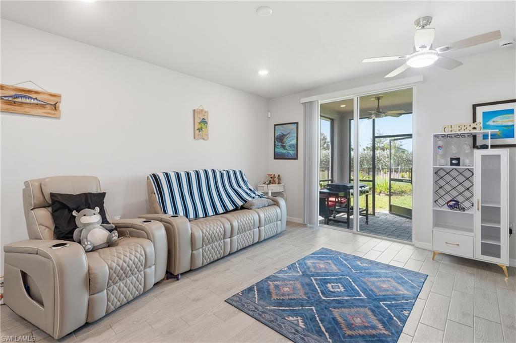 CRESCENT LAKES - Residential