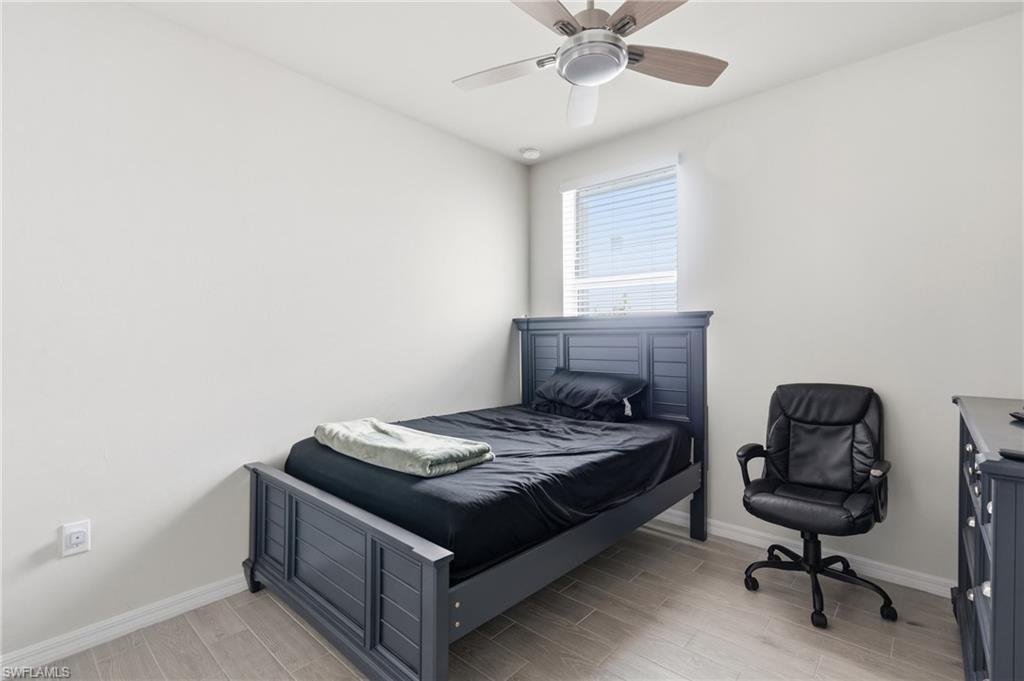 CRESCENT LAKES - Residential