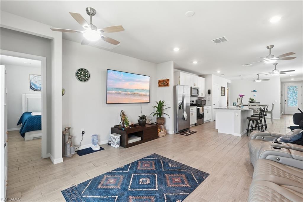 CRESCENT LAKES - Residential