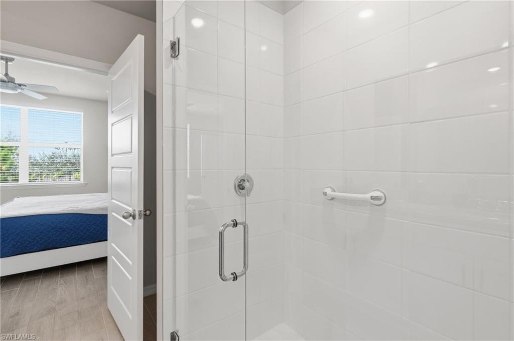 CRESCENT LAKES - Residential