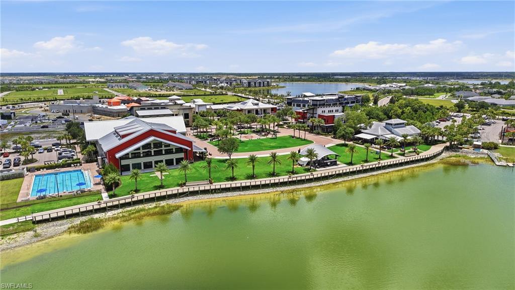 CRESCENT LAKES - Residential