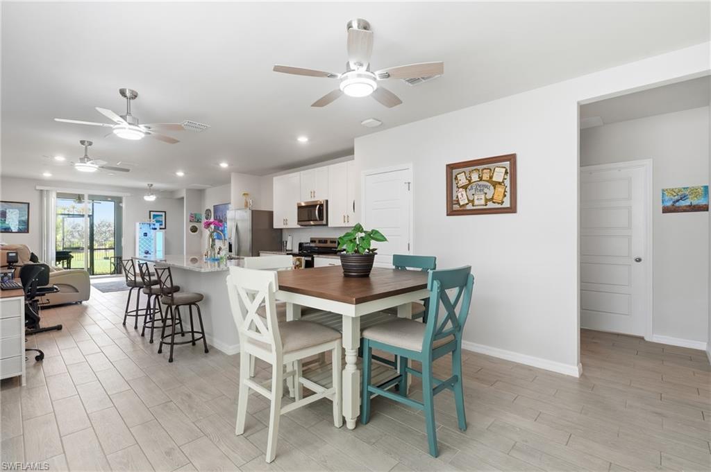 CRESCENT LAKES - Residential